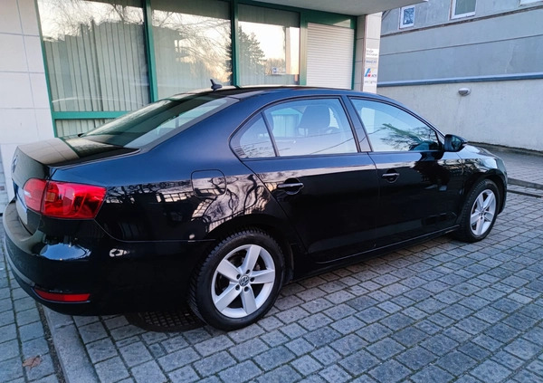 Volkswagen Jetta cena 32000 przebieg: 171071, rok produkcji 2013 z Warszawa małe 352